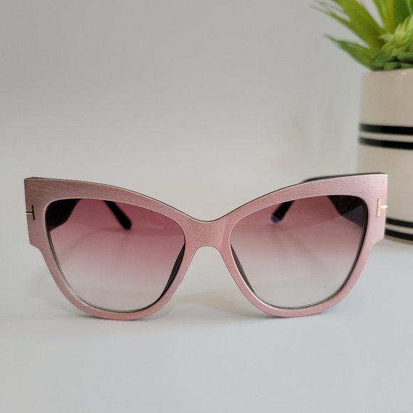 Womens Oversized Cat Eye Sunglasses Vintage Retro - Picture 2 of 10